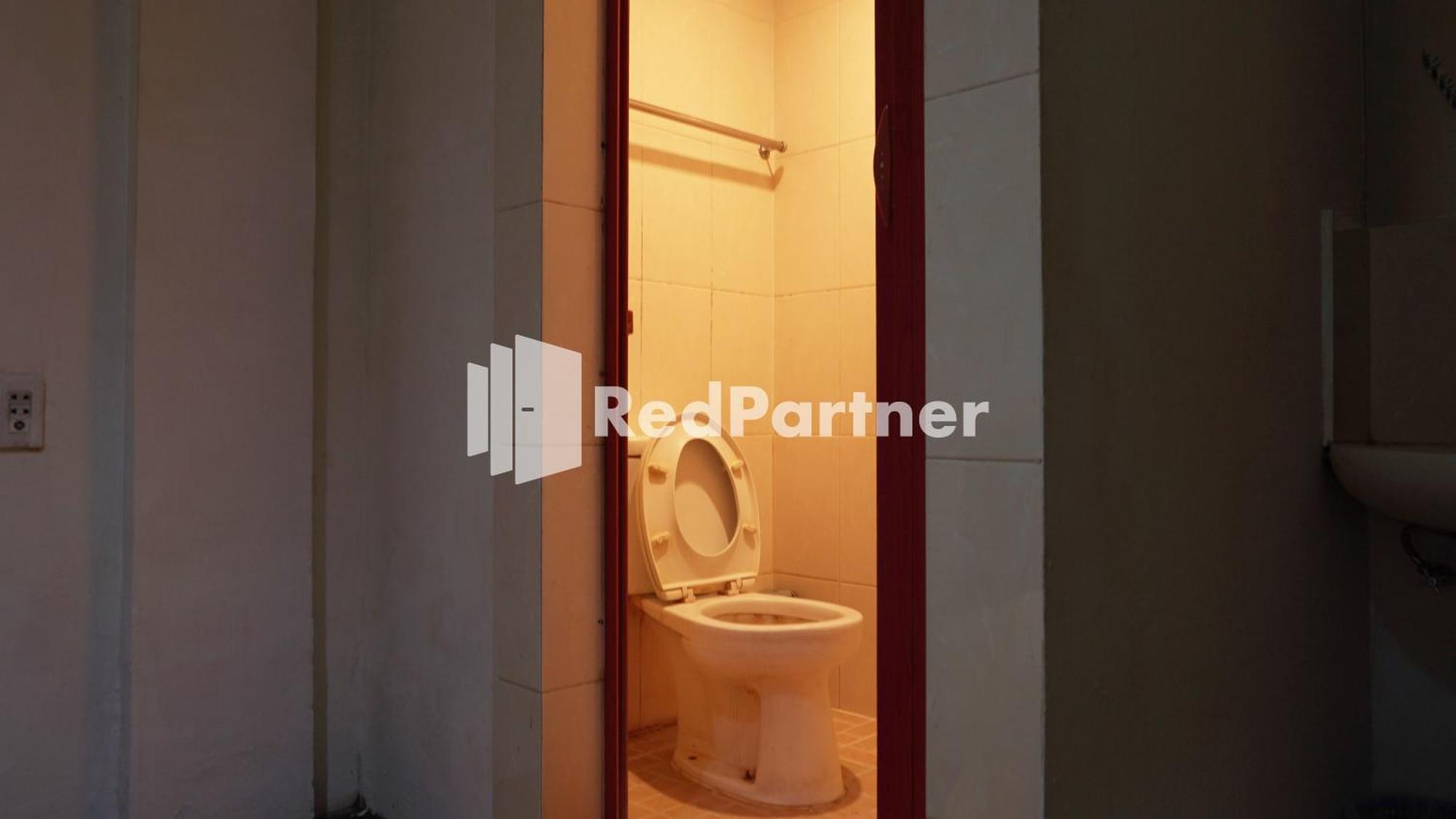 Wisma Sederhana Mitra Reddoorz Медан Номер фото